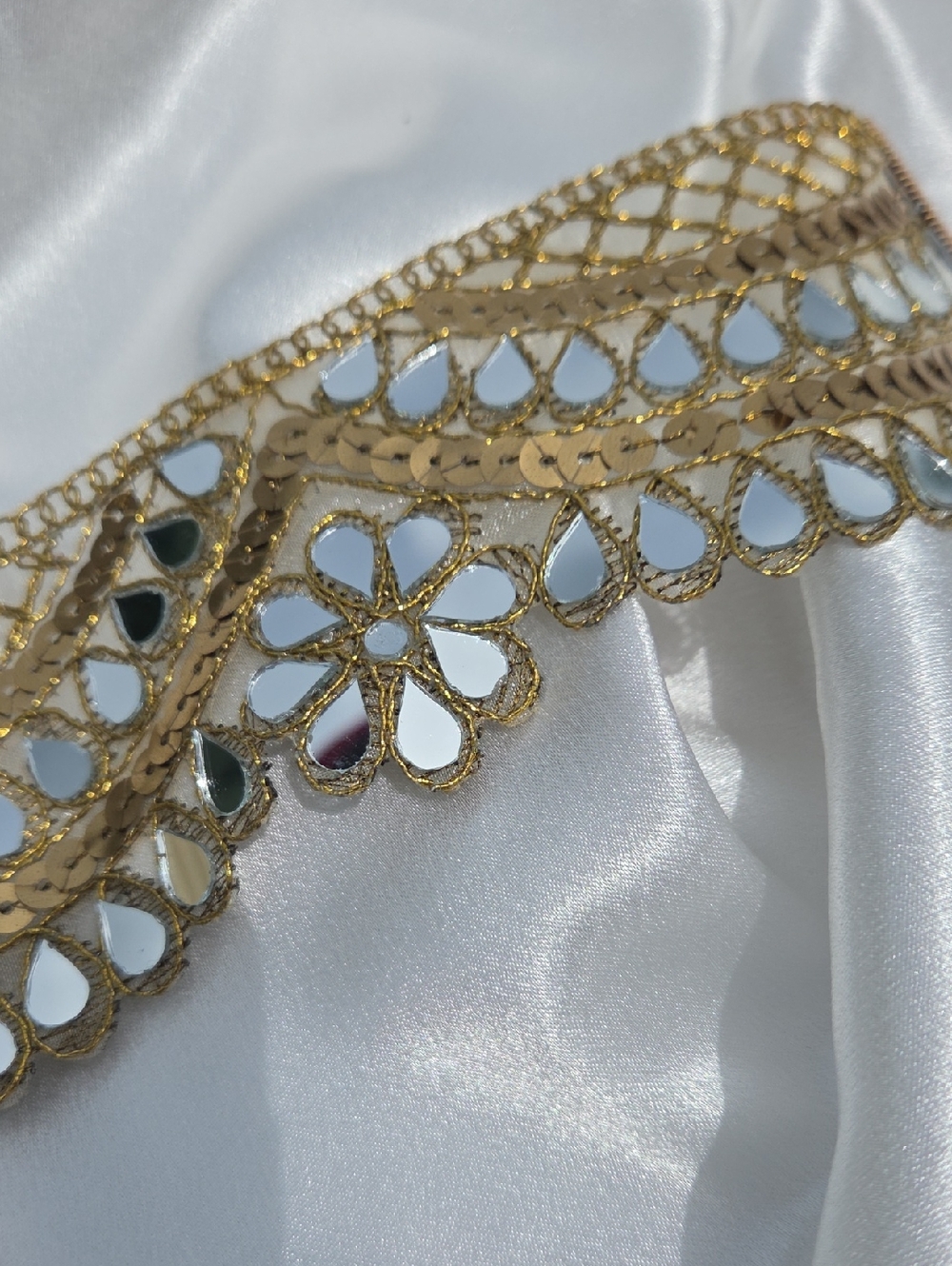 New Handmade Mirror Embroidered Floral Choker Gold Storm Choker - Picture 10 of 10